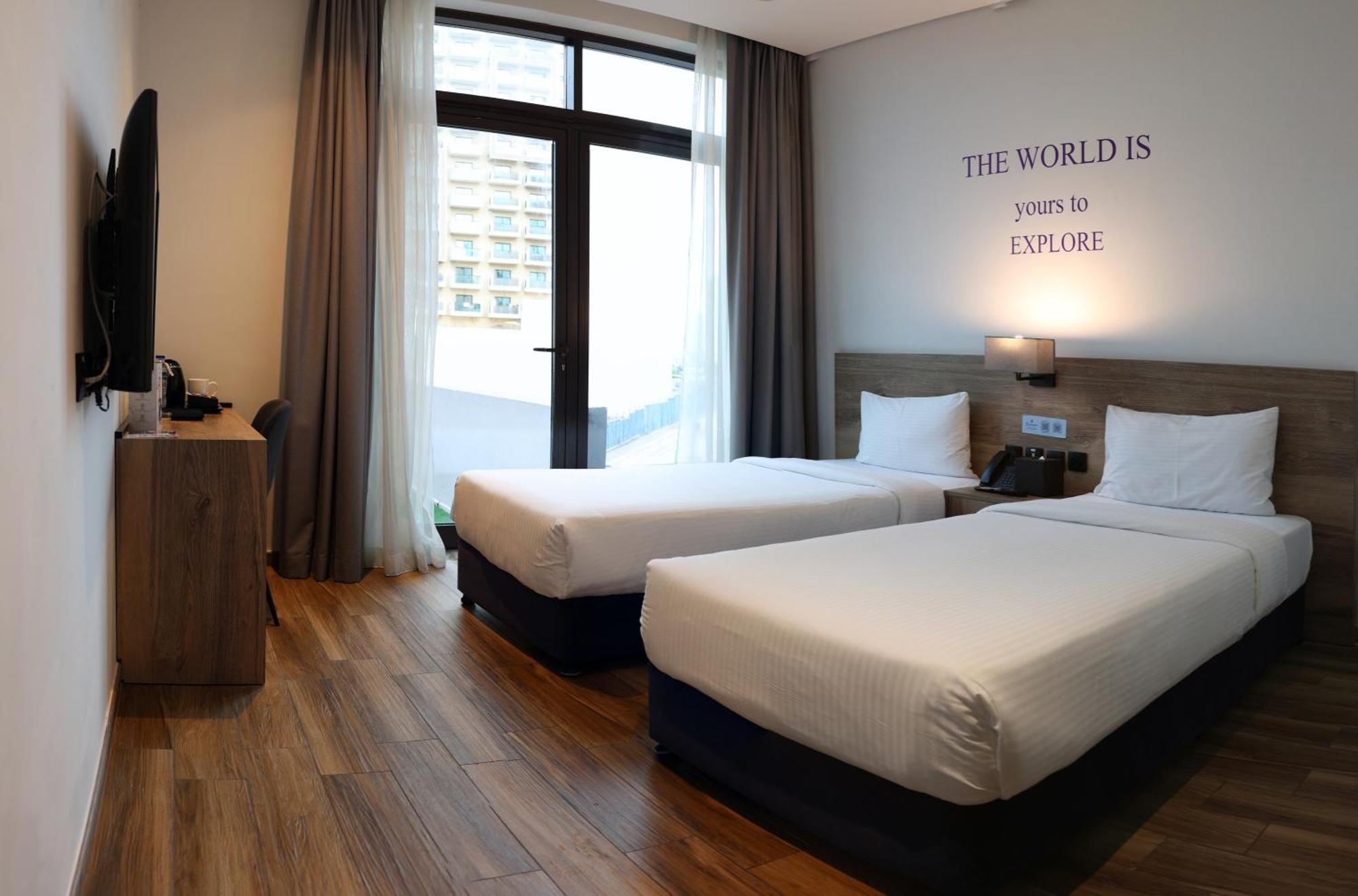 Kingsgate Al Jaddaf Hotel By Millennium Dubai Exterior photo
