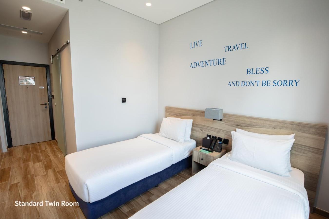 Kingsgate Al Jaddaf Hotel By Millennium Dubai Room photo